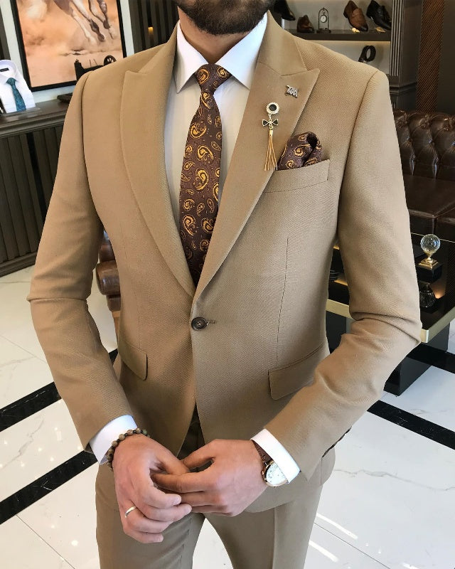 Classic Bespoke Khaki Slim Fit Three Pieces Peaked Lapel Business Men Suits