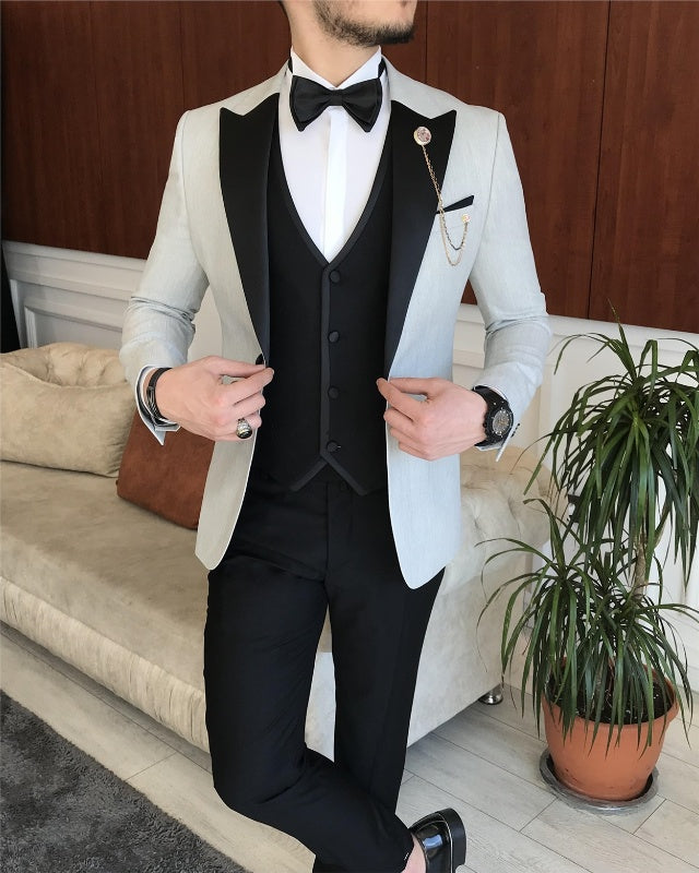 Chic Off White Three Pieces Prom Men Suits With Black Peaked Lapel