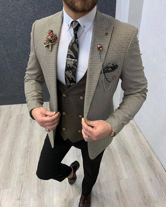 Cliff Off White Plaid Three Pieces Peaked Lapel Prom Men Suits