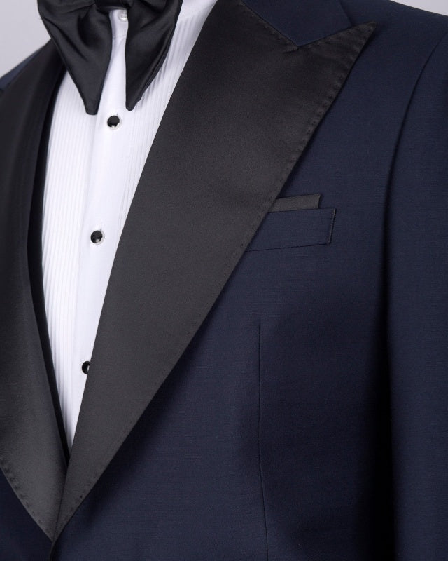 Modern Dark Navy Peaked Lapel 3 Pieces Prom Suits For Men