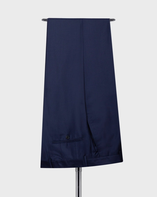 New Arrival Navy Blue 3 Pieces Close Fitting Business Suits