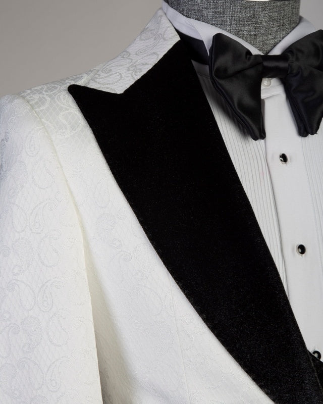 Fashion White Jacquard 3 Pieces Prom Suits With Black Lapel