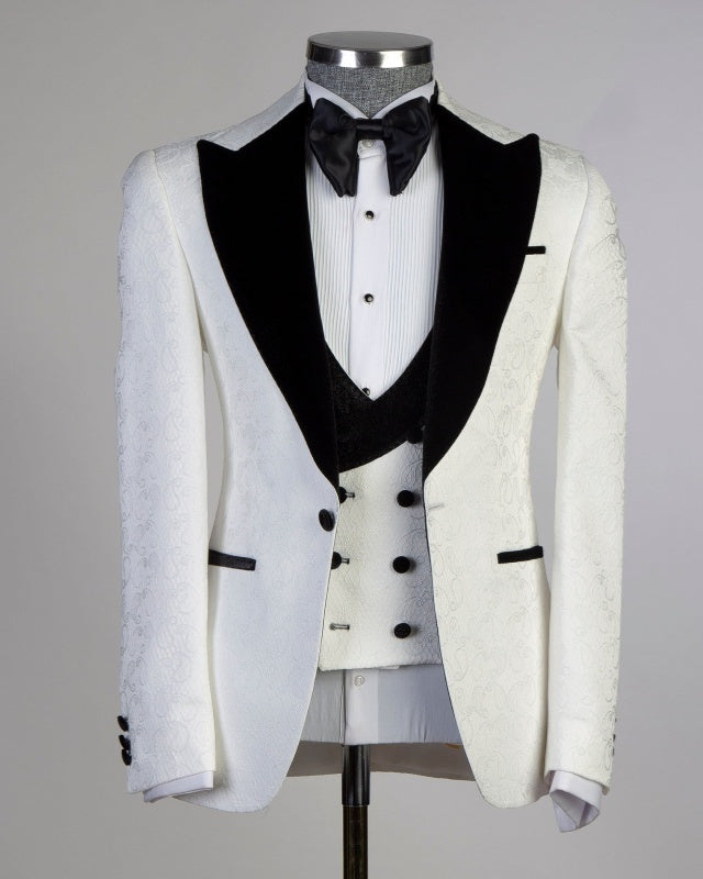 Fashion White Jacquard 3 Pieces Prom Suits With Black Lapel