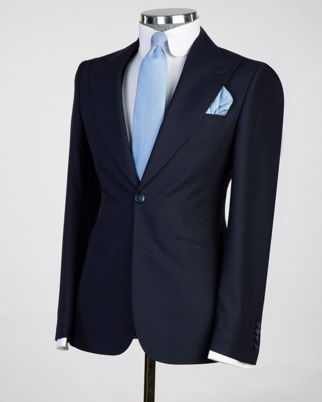 Chic Dark Navy Peaked Lapel 3 Pieces Business Suits With Waistcoat