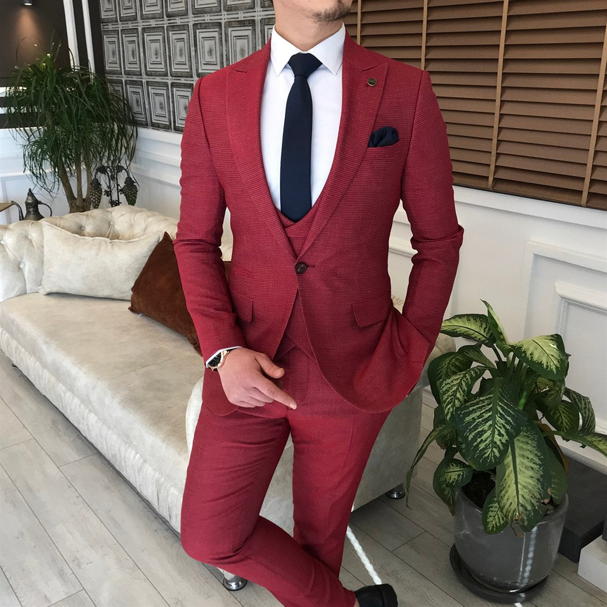 Dark Red Three Pieces Peaked Lapel Prom Men Suit