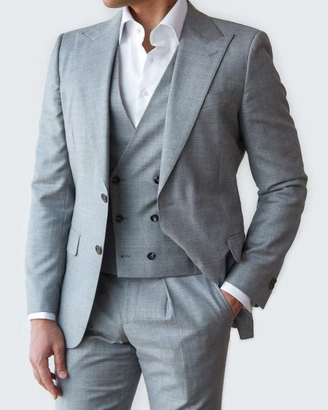 Fashion Light Gray 3 Pieces Peaked Lapel Business Suits With Vest