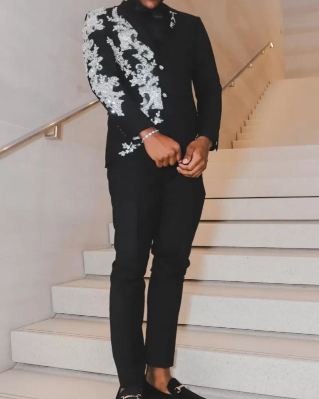 Fashion Black Shawl Lapel Prom Suits With Appliques