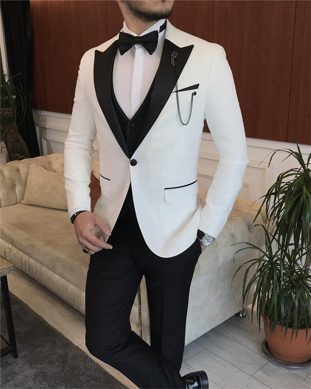 Bespoke White Three Pieces Peaked Lapel Wedding Men Suit With Velvet Vest