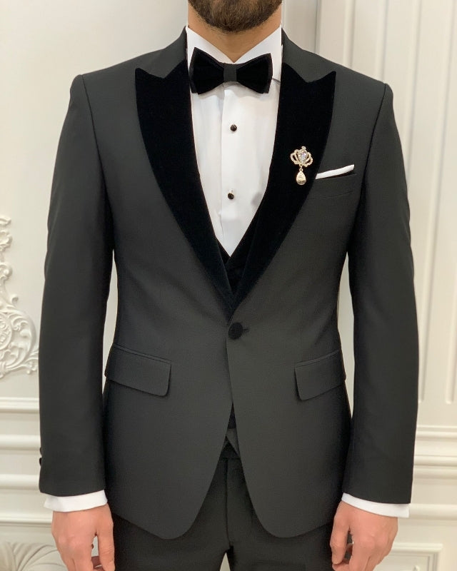 Classic Bespoke Black Three Pieces Peaked Lapel Prom Men Suit