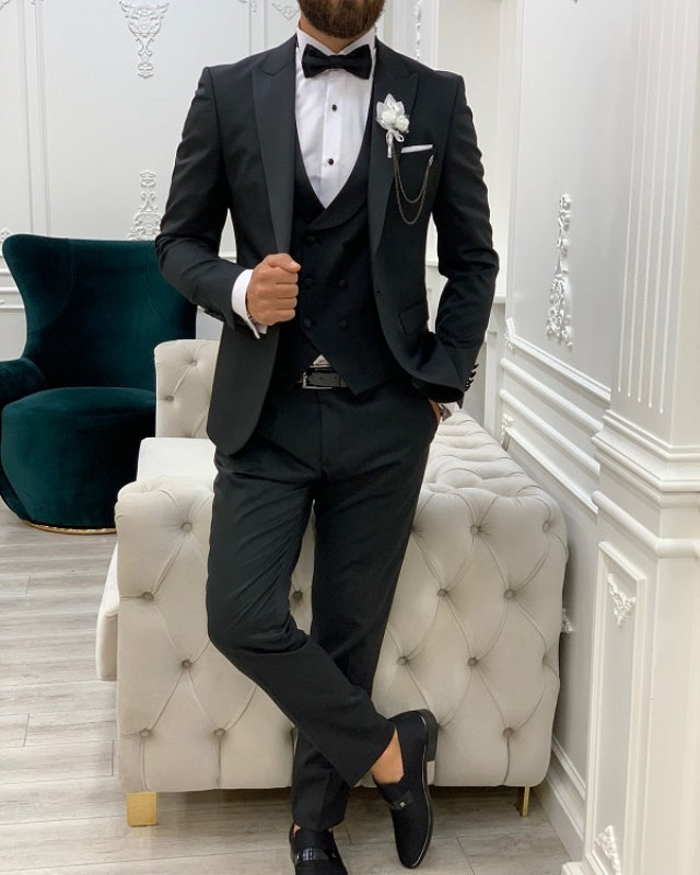 Cool Black Best Fitting Three Pieces Peaked Lapel Business Men Suits