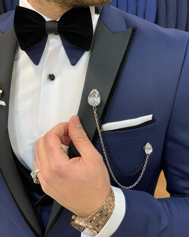 Chic Dark Blue Best Fitting Peaked Lapel Business Men Suits