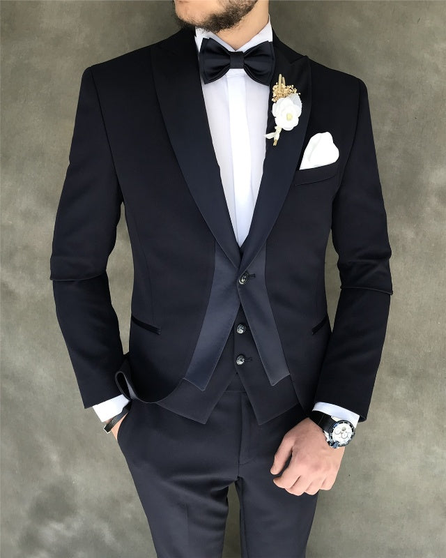 Chic Black Best Fitting Three Pieces Peaked Lapel Wedding Men Suits