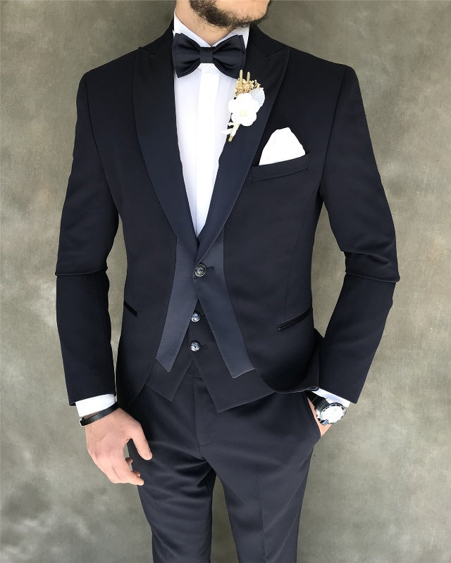 Chic Black Best Fitting Three Pieces Peaked Lapel Wedding Men Suits