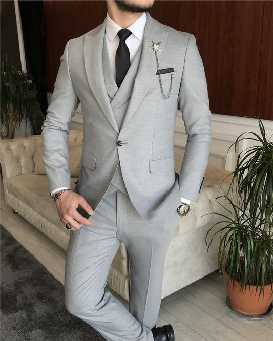 Clare Chic Gray Best Fitting Three Pieces Peaked Lapel Business Men Suits