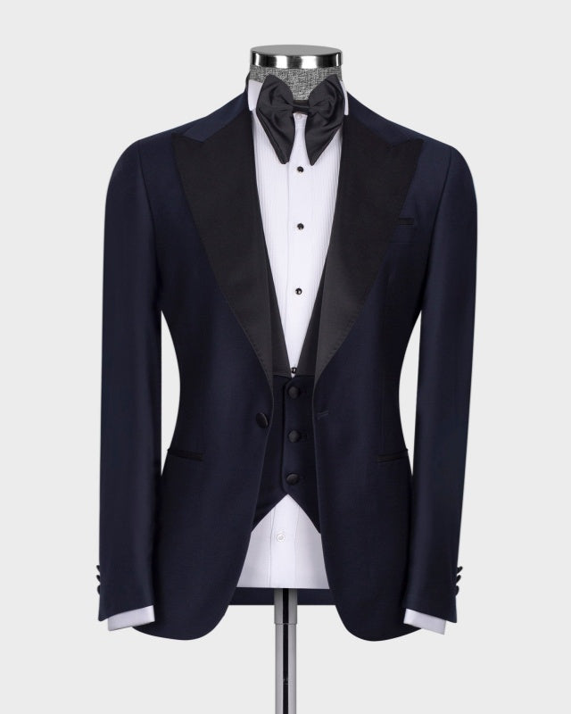 Modern Dark Navy Peaked Lapel 3 Pieces Prom Suits For Men