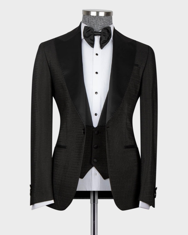 Trendy Black 3 Pieces Peaked Lapel Prom Suits For Men