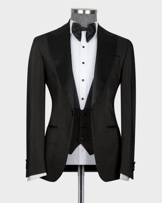 Trendy Black 3 Pieces Peaked Lapel Prom Suits For Men