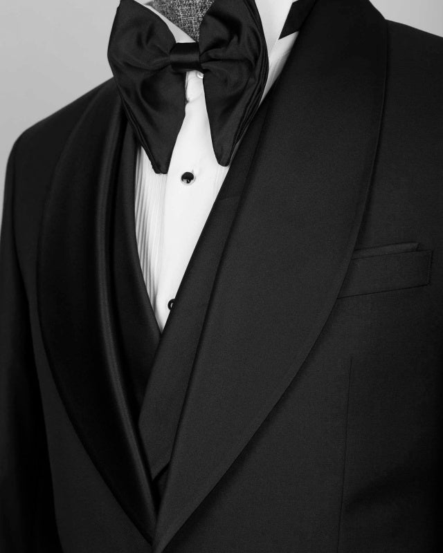 Modern Black 3 Pieces Shawl Lapel Wedding Suits With Waistcoat