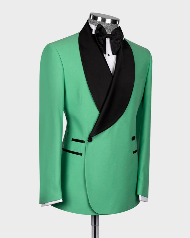 Fashionable Green Double Breasted Prom Men Suits With Black Lapel