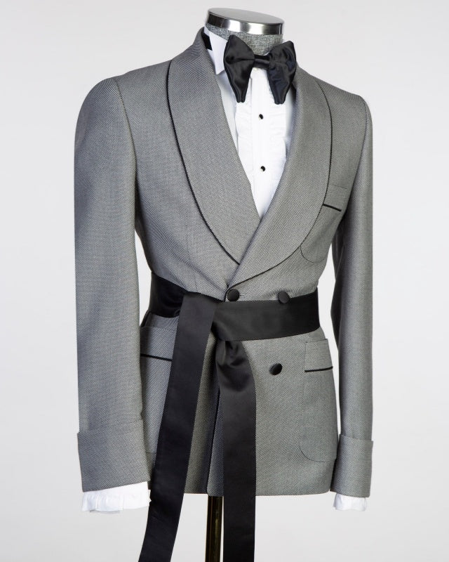 Glamorous Gray Double Breasted Prom Suits With Black Belt