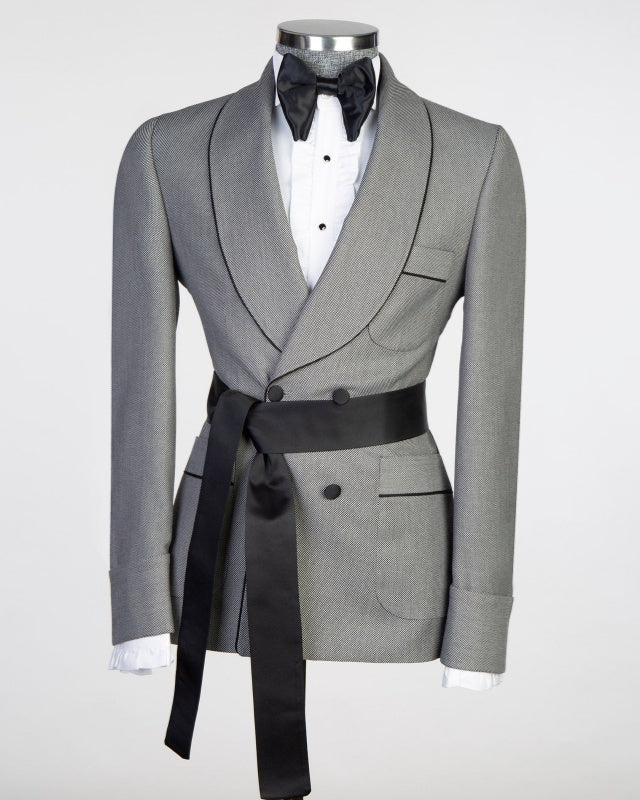 Glamorous Gray Double Breasted Prom Suits With Black Belt