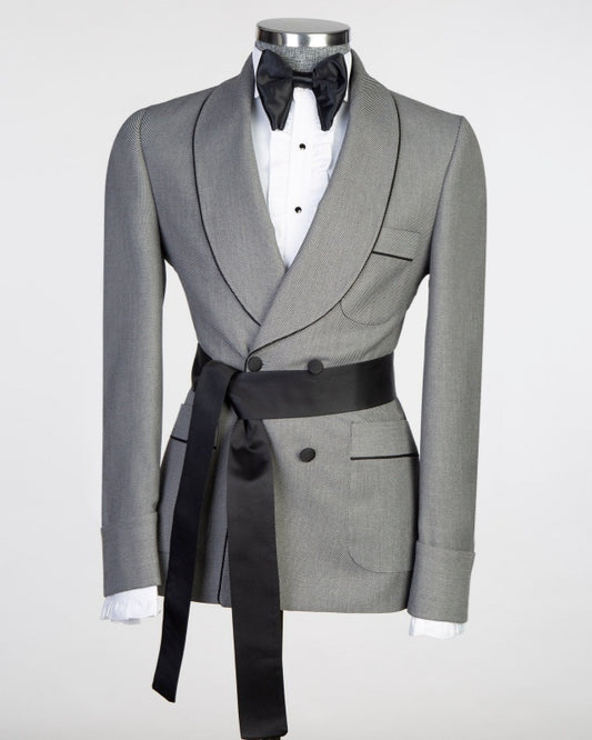 Glamorous Gray Double Breasted Prom Suits With Black Belt