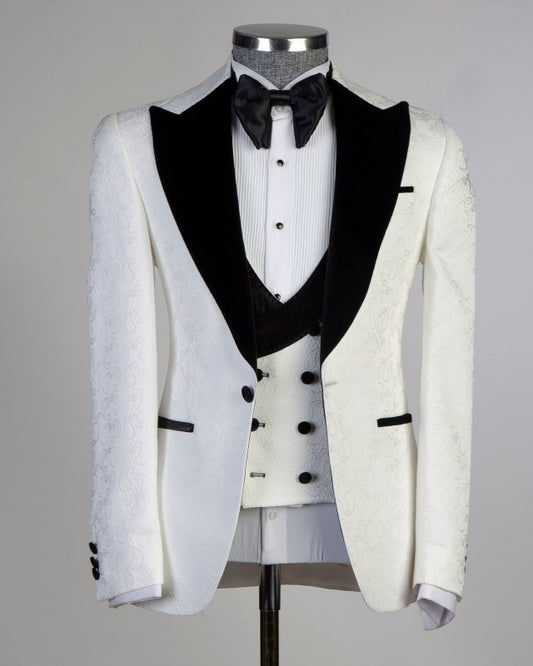 Fashion White Jacquard 3 Pieces Prom Suits With Black Lapel