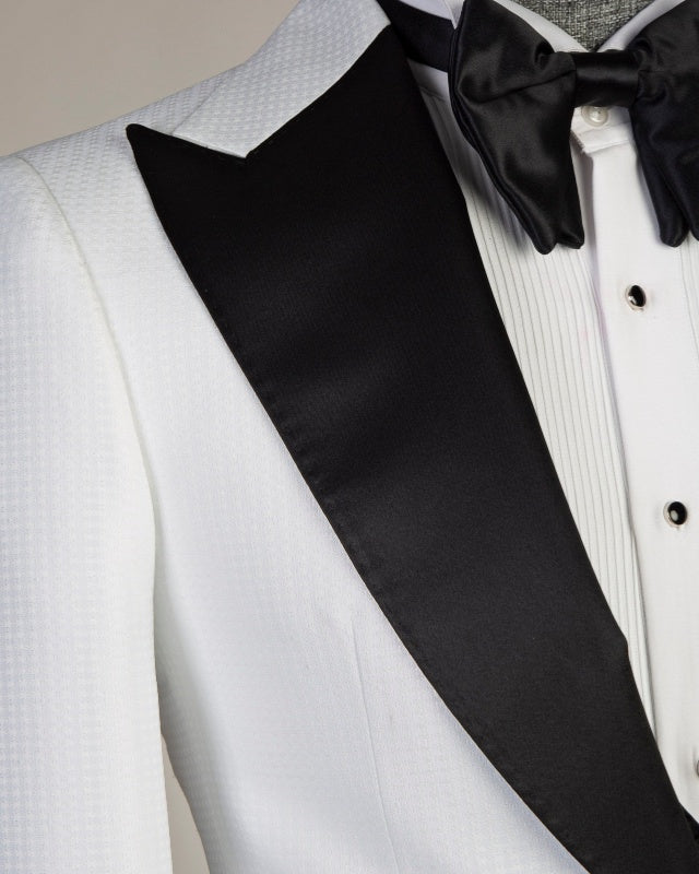 Fancy White 3 Pieces Plaid Peaked Lapel Prom Men Suits