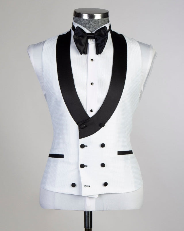 Fancy White 3 Pieces Plaid Peaked Lapel Prom Men Suits