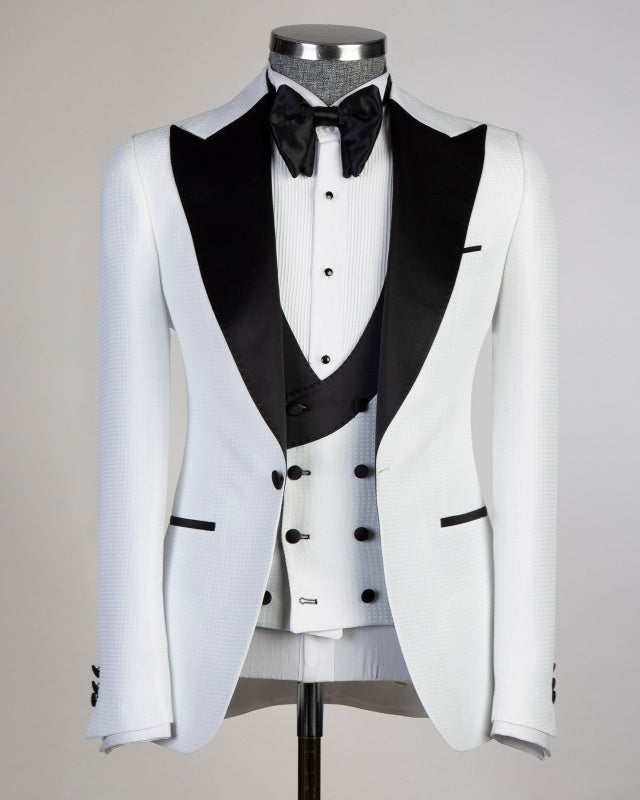 Fancy White 3 Pieces Plaid Peaked Lapel Prom Men Suits