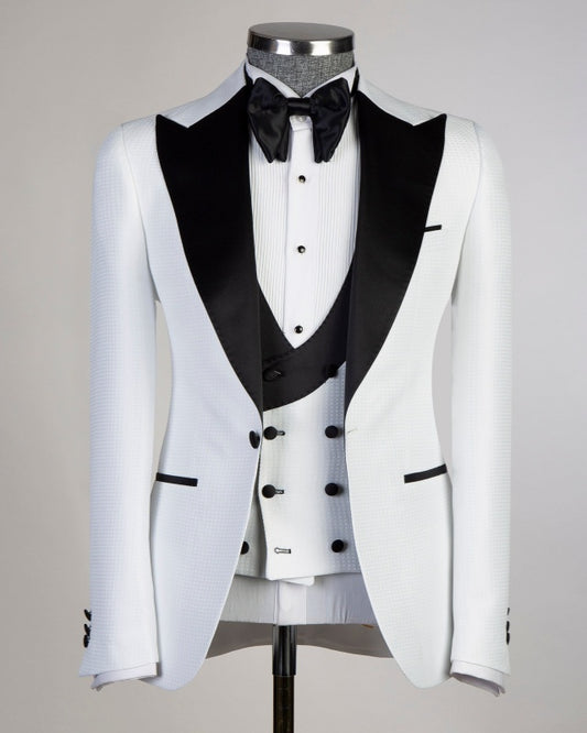 Fancy White 3 Pieces Plaid Peaked Lapel Prom Men Suits