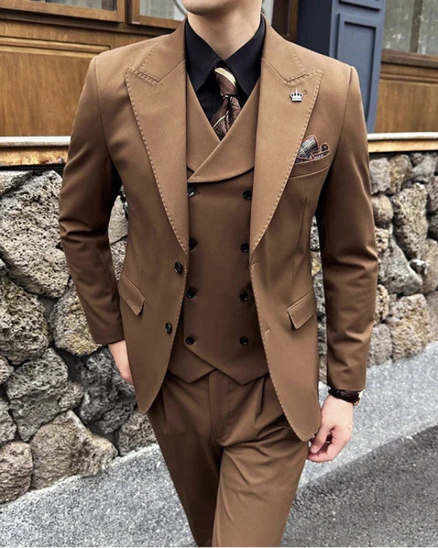 Carr Brown Peaked Lapel Three Pieces Men Suits