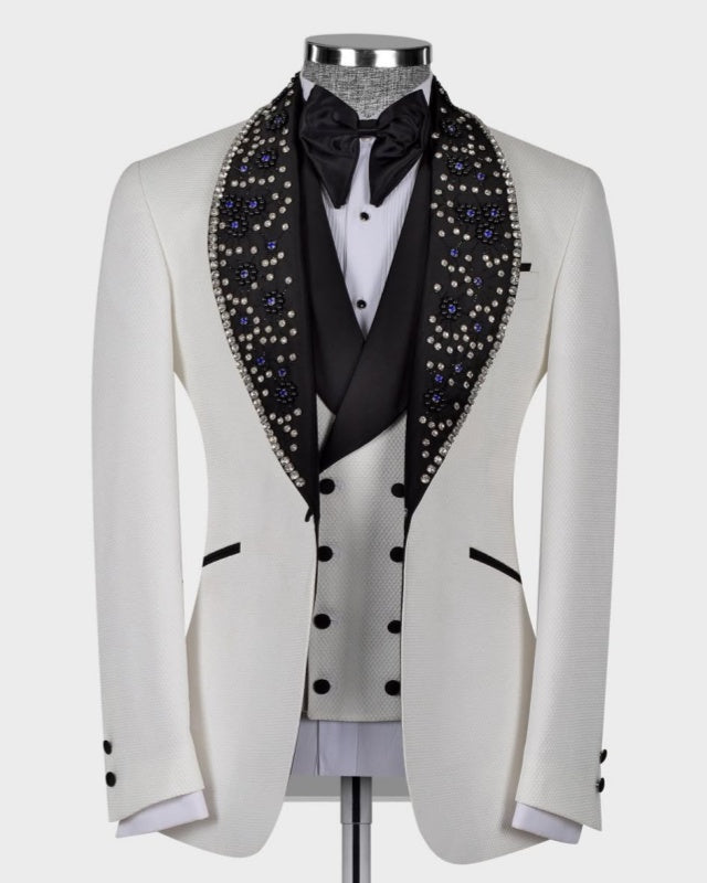 Chic White Jacquard 3 Pieces Shawl Lapel Wedding Suits With Beadings