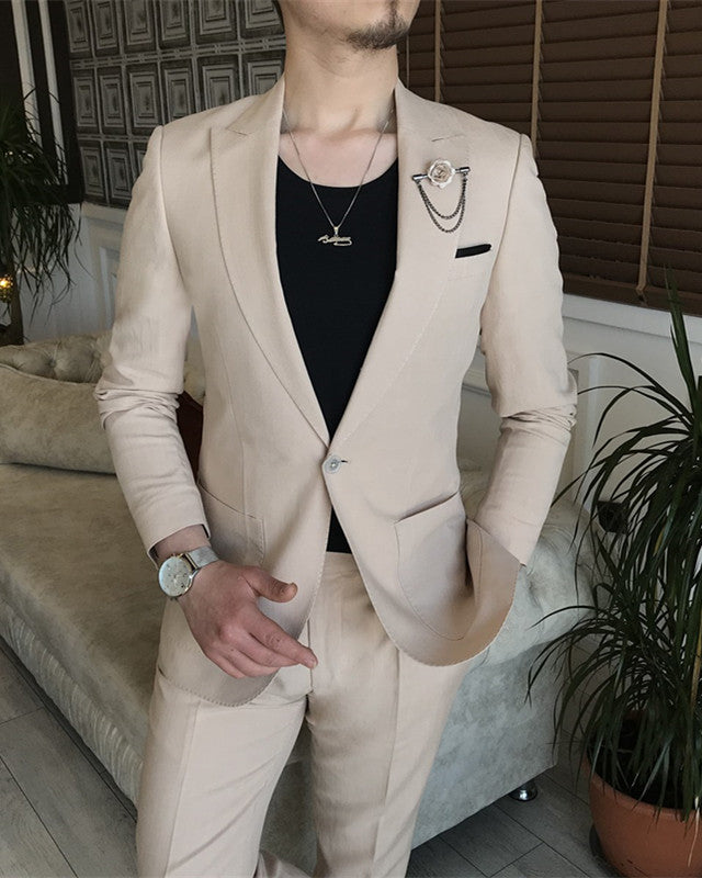 Champagne Close Fitting Fashion Peaked Lapel Prom Men Suit