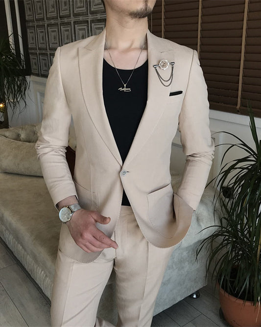 Champagne Close Fitting Fashion Peaked Lapel Prom Men Suit