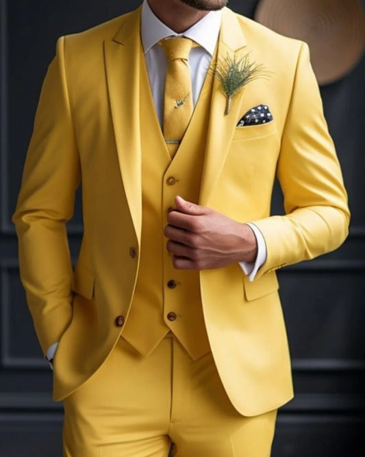 Chic Yellow 3 Pieces Peaked Lapel Best Fitted Prom Suits