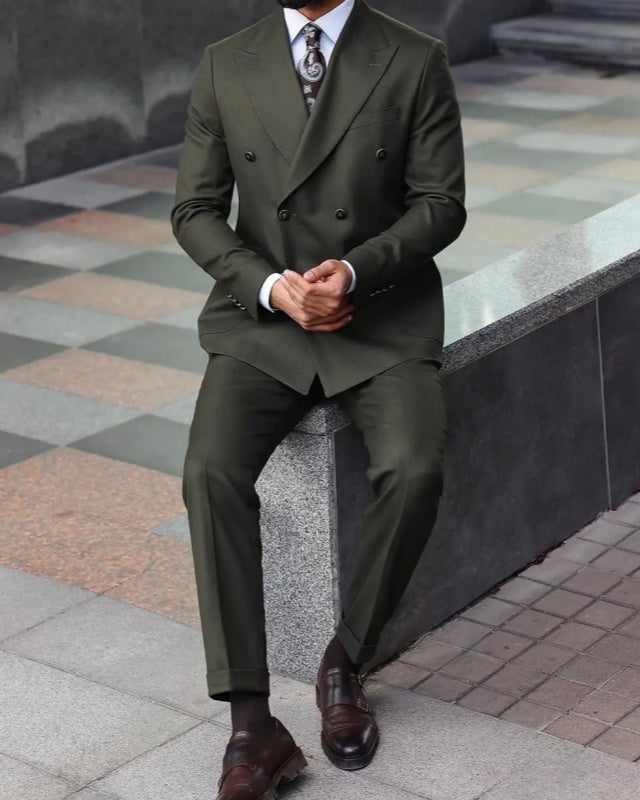 Charming Dark Green Double Breasted Peaked Lapel Prom Suits