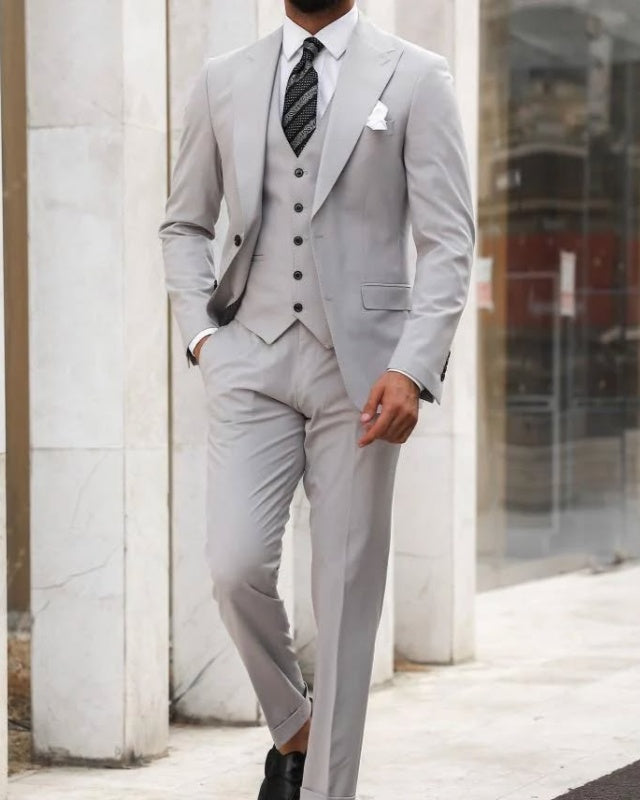 Gentle Gray 3 Pieces Peaked Lapel Business Suits With Waistcoat