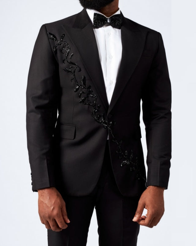 Glamorous Black Close Fitting Prom Suits With Appliques