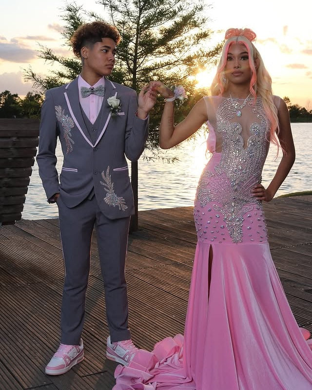 Chic Gray Notched Lapel 3 Pieces Beadings Appliques Prom Suits