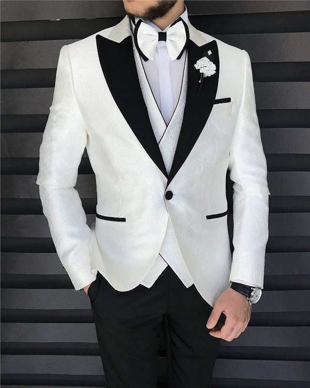 Fashion White Jacquard Three Pieces Peaked Lapel Prom Men Suit