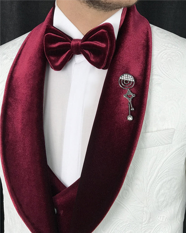 Fashion White Jacquard Three Pieces Wedding Men Suit with Red Velvet Lapel