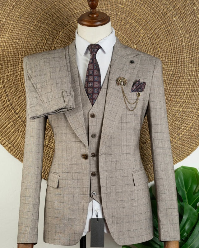 Newest Light Brown Three Pieces Plaid Peaked Lapel Business Suit