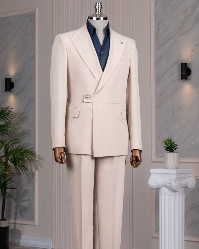 Fashion Beige Close Fitting Peaked Lapel Business Men Suit