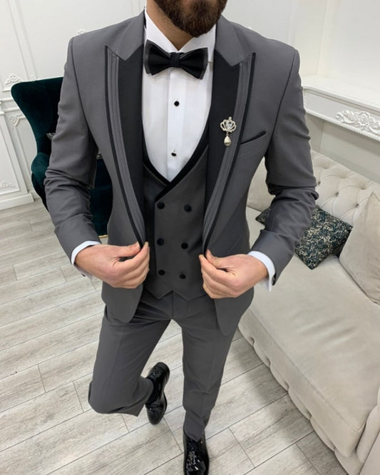 Chic Gray Best Fitting Three Pieces Peaked Lapel Business Men Suits