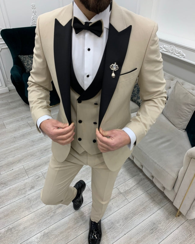New Arrival Khaki Best Fitting Three Pieces Peaked Lapel Prom Men Suit