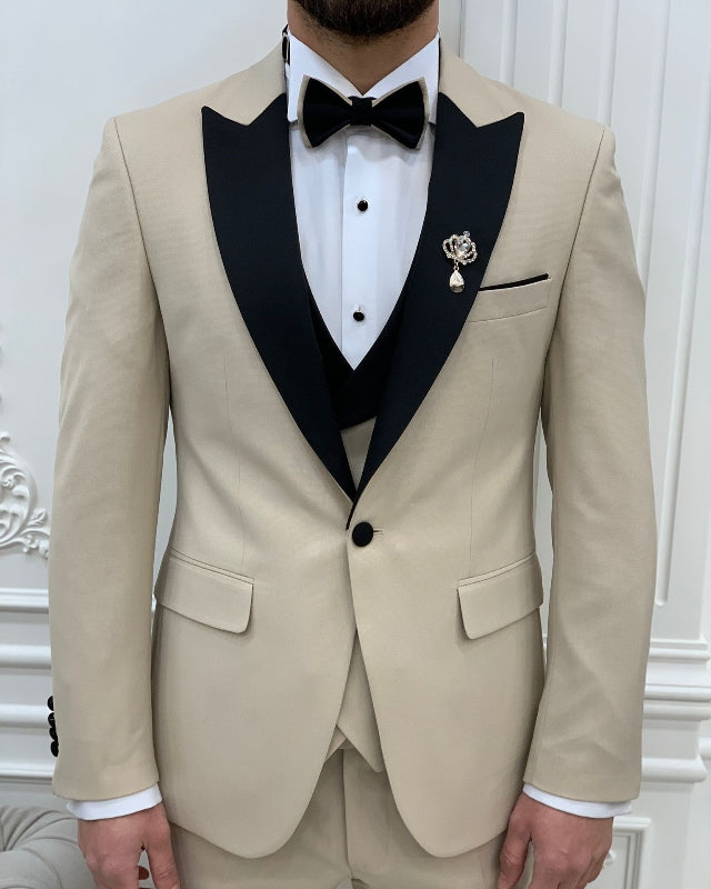 New Arrival Khaki Best Fitting Three Pieces Peaked Lapel Prom Men Suit