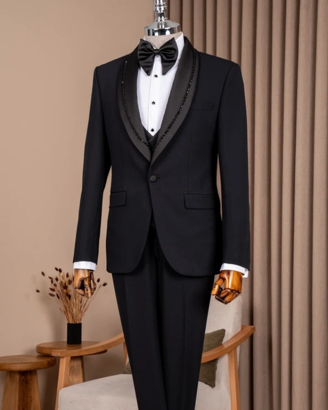 Generous Black 3 Pieces Shawl Lapel Wedding Suit With Beadings
