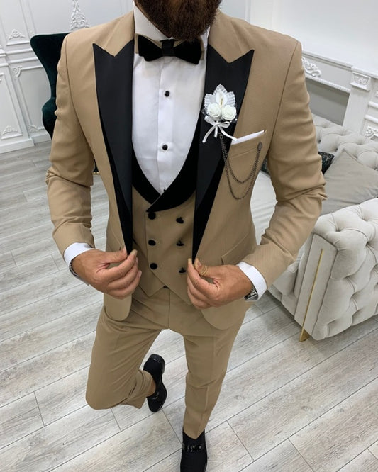 Chic Khaki Best Fitting Three Pieces Peaked Lapel Prom men suits