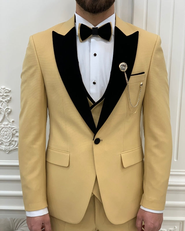 Trendy Yellow Slim Fit Three Pieces Peaked Lapel Men suits